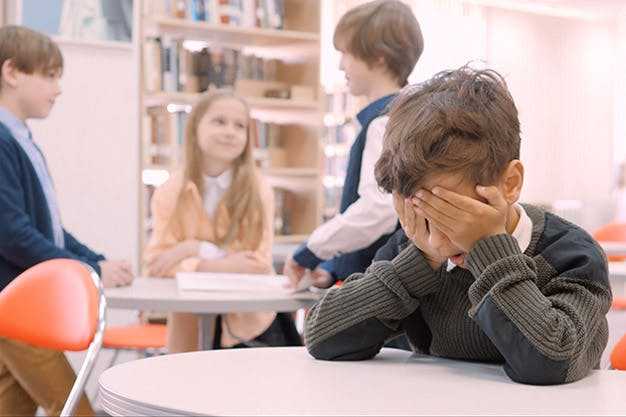 Почему гиперопека это плохо, и как влияет на будущее ребёнка?