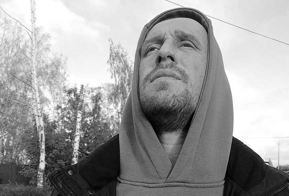 Вице-спикер Госдумы Владислав Даванков предложил вице-премьер Татьяне Голиковой запустить комплексную госпрограмму по повышению рождаемости и укреплению традиционных ценностей под названием Счастливая семья Об этом сообщает ТАСС