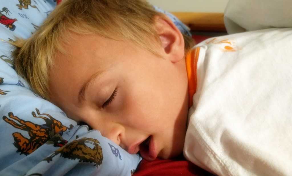 Храп во сне у ребенка: причины и опасен ли он? | ru-babyhealth