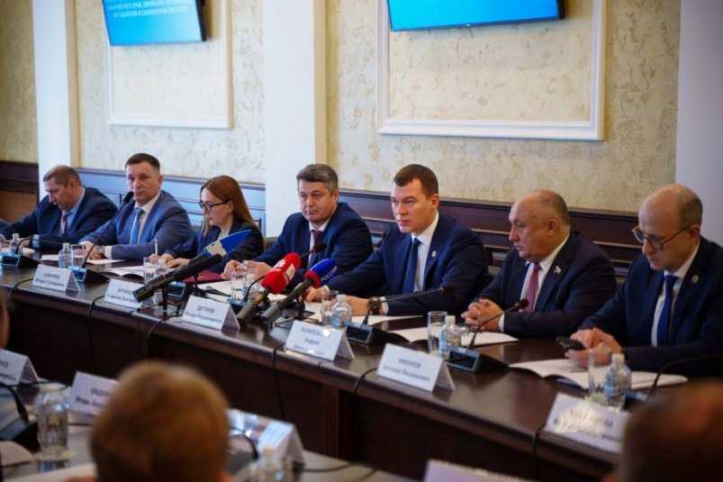 Название стран через тире